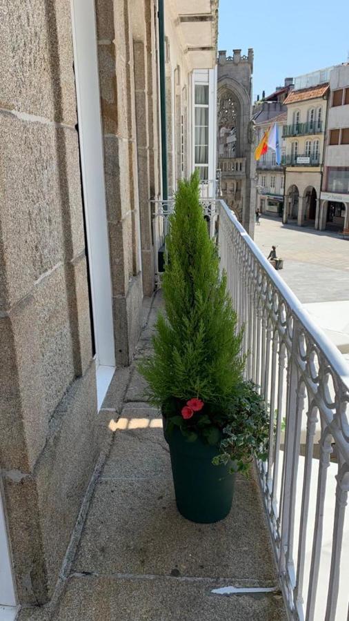 Piso Praza Do Concello Apartment Porrino Bagian luar foto
